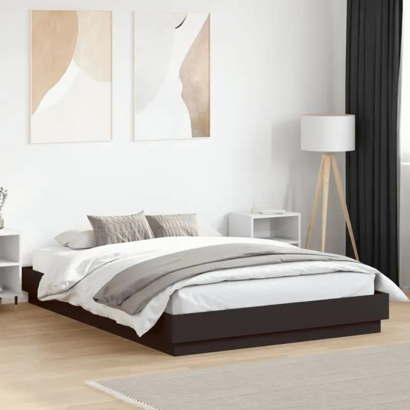 Bedframe in Grijs Sonoma met duurzaam bewerkt hout voor comfortabele nachten - Zwart / 150 x 200 cm - Bedden & bedframes