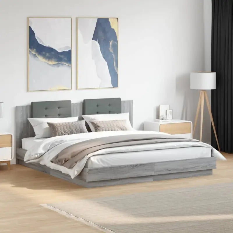 Bedframe met hoofdeinde en multiplex lattenbodem van bewerkt hout - Grijs sonoma / 180 x 200 cm - Bedden & bedframes