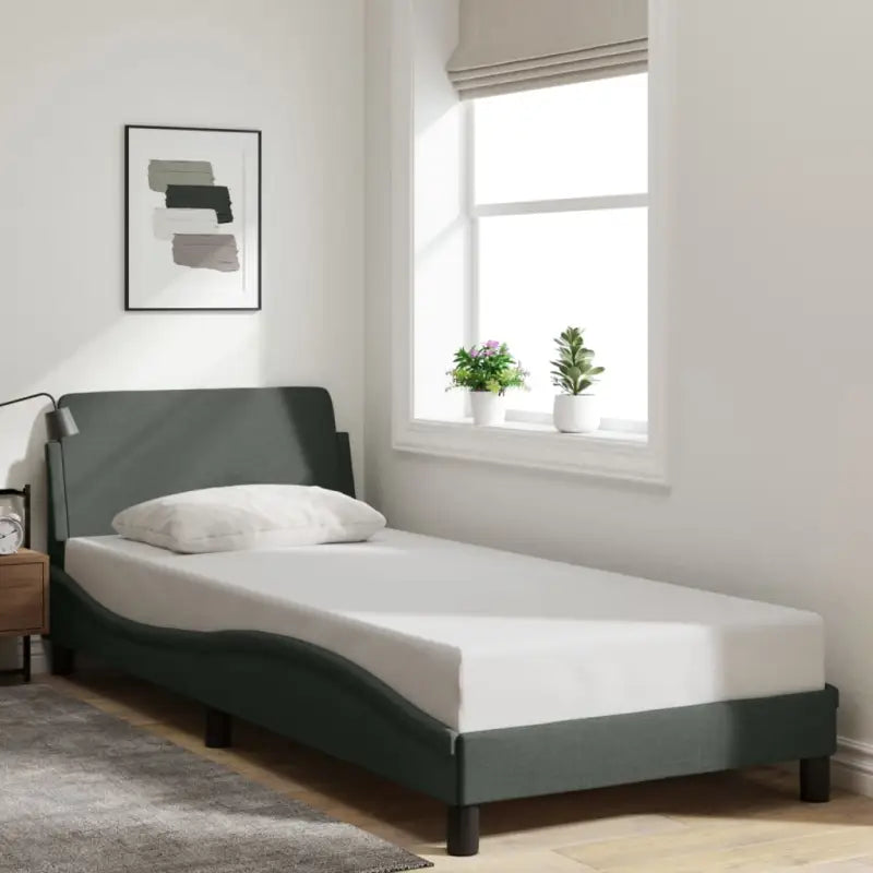 Bedframe met hoofdeinde en multiplex lattenbodem voor goede nachtrust - Bedden & bedframes