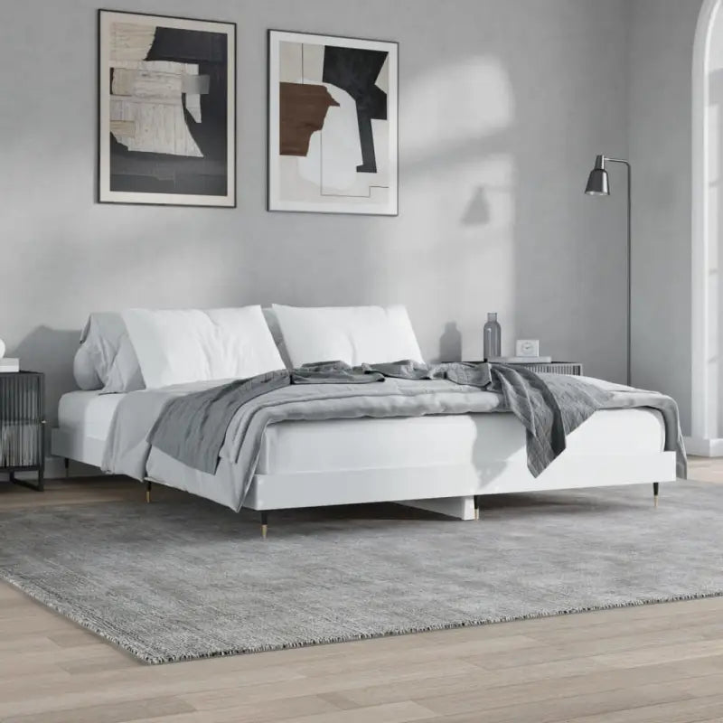 Bedframe met metalen poten en multiplex lattenbodem van bewerkt hout - Wit / 140 x 200 cm - Bedden & bedframes