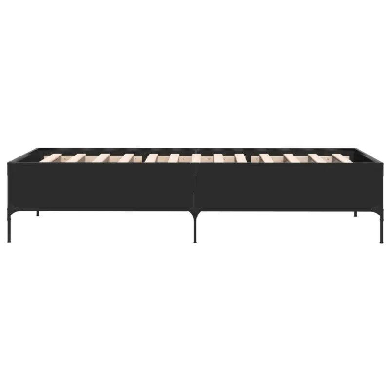 Bedframe met metalen poten en multiplex lattenbodem van bewerkt hout - Bedden & bedframes