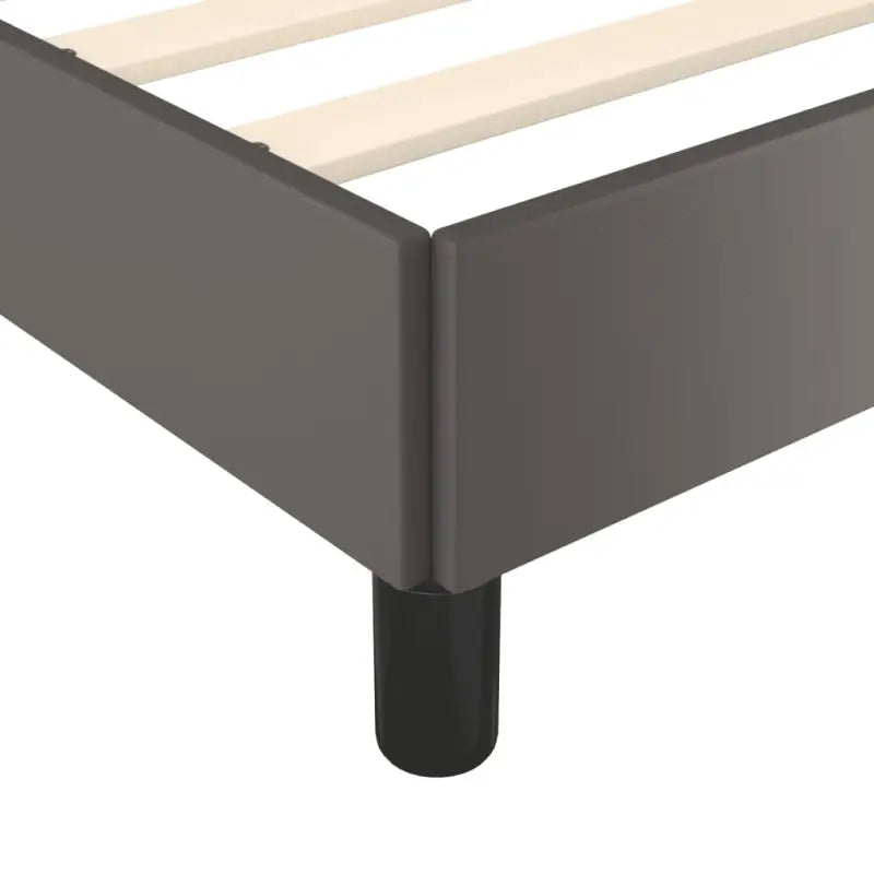 Bedframe met multiplex lattenbodem en duurzaam kunstleer - Bedden & bedframes