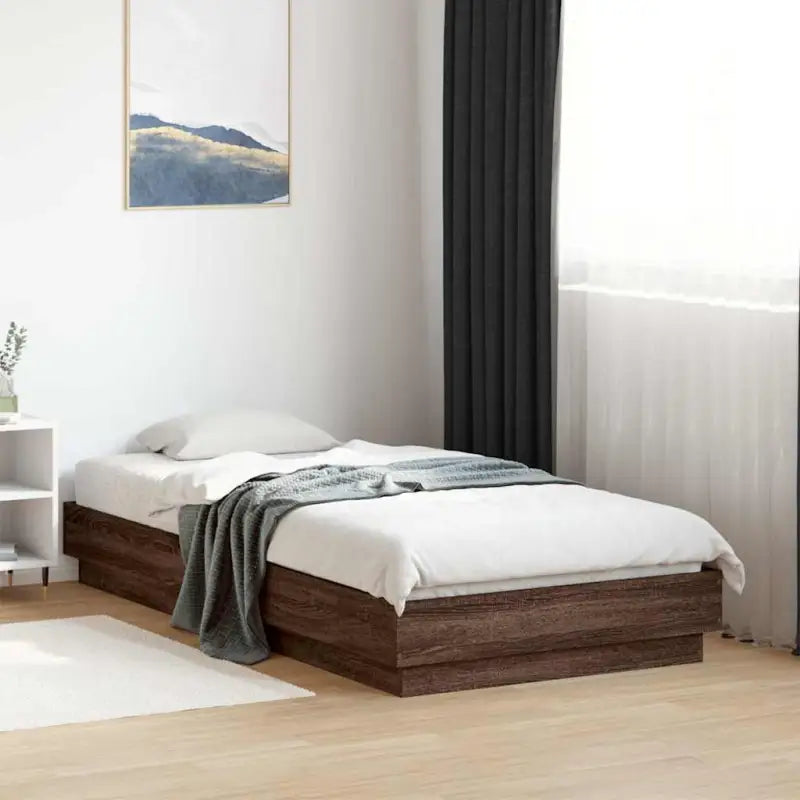 Bedframe van bewerkt hout in grijs sonoma voor een stabiele slaapkamer - bruin eikenkleur / 90 x 190 cm - Bedden &