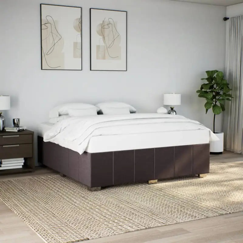 Bedframe van massief grenenhout met ademend vermogen en zacht polyesterweefsel - Donkerbruin / 200 x 200 cm - Bedden &
