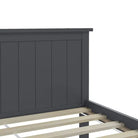 Bedframe van massief grenenhout met tijdloos en eenvoudig ontwerp - Bedden & bedframes