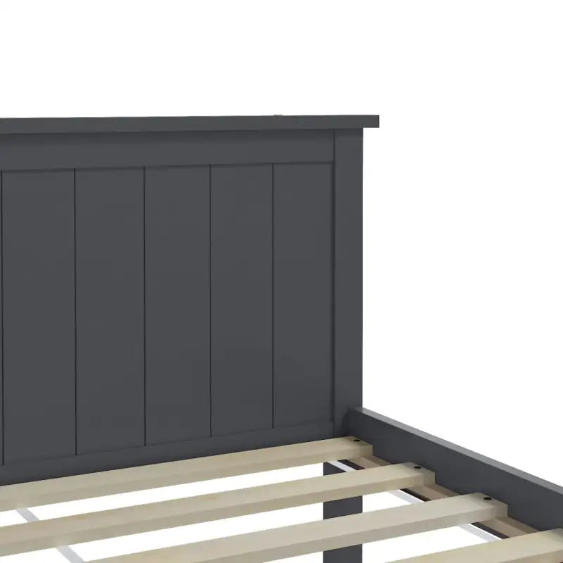 Bedframe van massief grenenhout met tijdloos en eenvoudig ontwerp - Bedden & bedframes