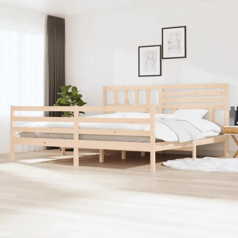 Bedframe van massief grenenhout met tijdloos ontwerp voor slaapkamer - Naturel / 200 x 200 cm - Bedden & bedframes