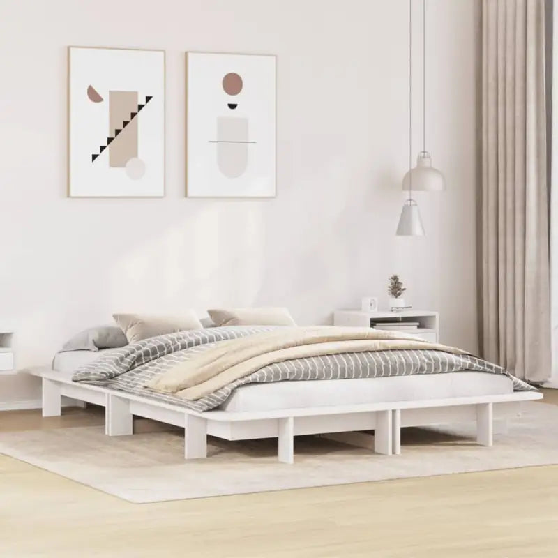 Bedframe van massief grenenhout voor een stabiele en duurzame slaapkamer - Wit / 120 x 200 cm - Bedden & bedframes