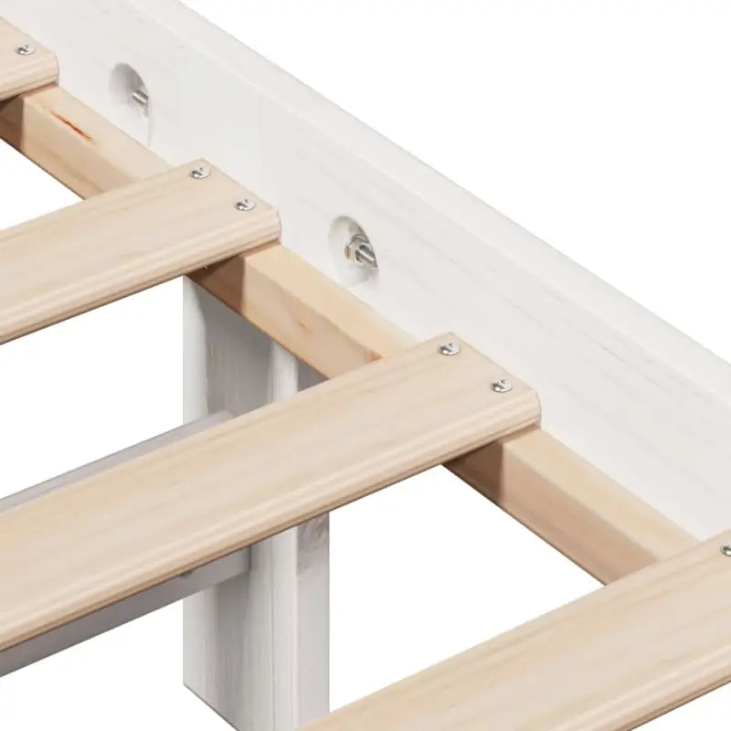Bedframe van massief grenenhout voor een stabiele nachtrust - Bedden & bedframes