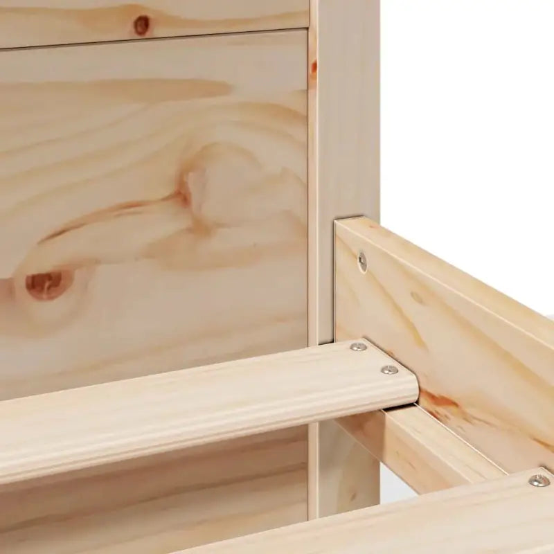 Bedframe van massief grenenhout voor een stevige en duurzame slaapruimte - Bedden & bedframes