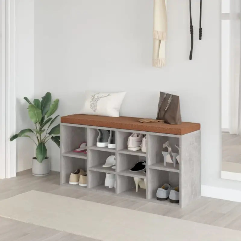 Berg je schoenen op met deze trendy bewerkt hout schoenenbank - Betongrijs - Opberg- & halbankjes