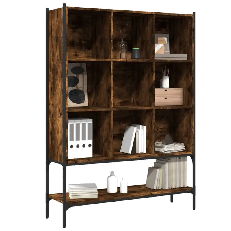 Boekenkast met bewerkt hout en stevige constructie voor je interieur - Boekenkasten