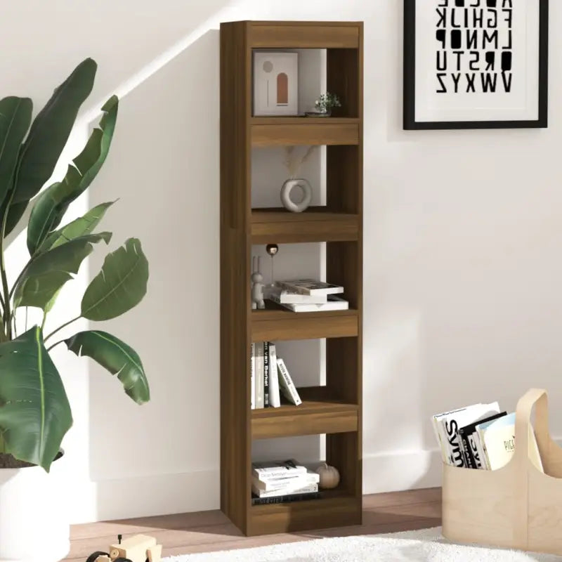 Boekenkast met kamerscherm gebruikt voor stijl en opbergruimte - Boekenkasten