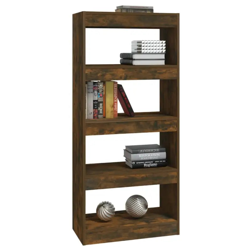 Boekenkast van bewerkt gerookt eiken hout voor kamerscherm gebruikt - Boekenkasten