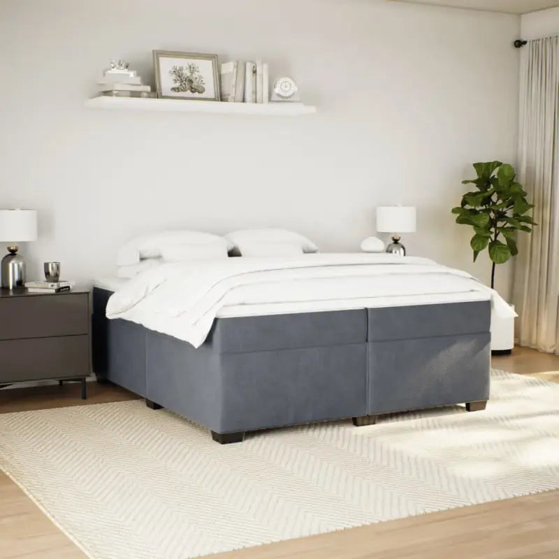 Boxspringbed in donkergrijs materiaal met massief grenenhout bouw - Bedden & bedframes