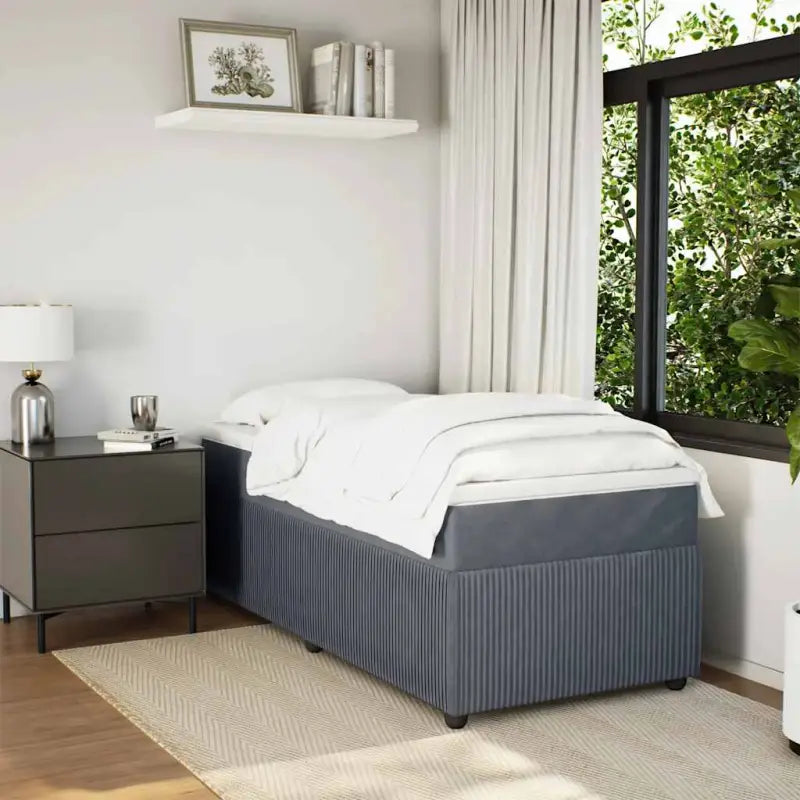 Boxspringbed in donkergrijs materiaal met zachte vulling voor rustgevende nachtrust - Bedden & bedframes