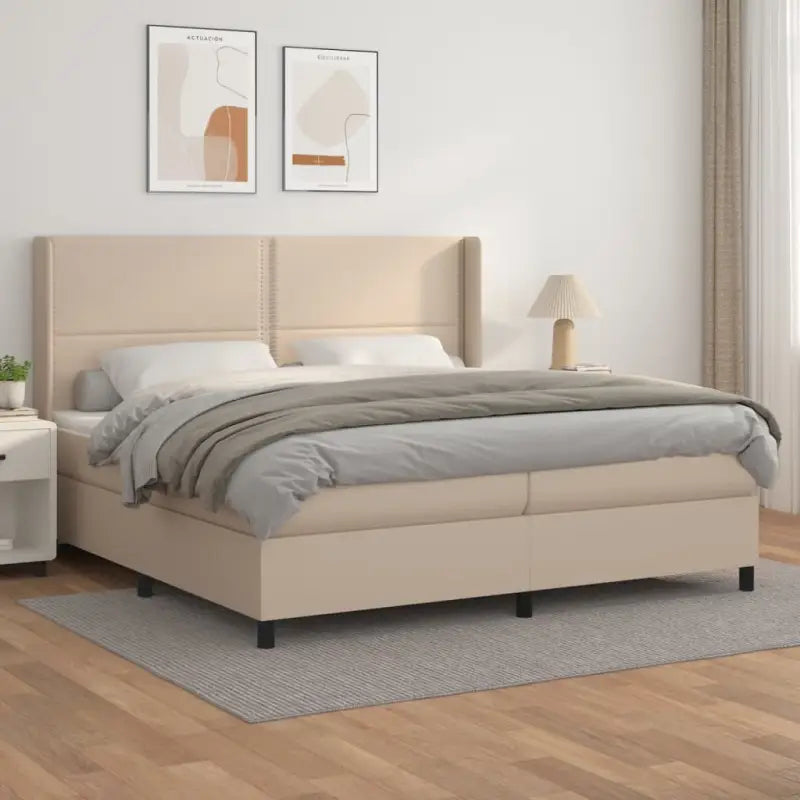 Boxspringbed met hoogwaardig kunstleer en wit materiaal voor rustslaap - Cappuccino / 200 x 200 cm / Effen met spijkers