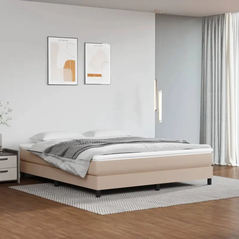 Boxspringbed met multiplex lattenbodem en crème kunstleer voor rust - Cappuccino / 180 x 200 cm / 25 cm - Bedden &