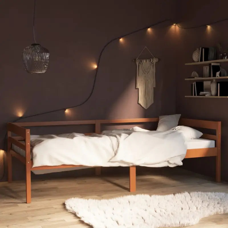 Comfortabel bedframe van massief grenenhout voor een heerlijke nachtrust - Honingbruin - Bedden & bedframes