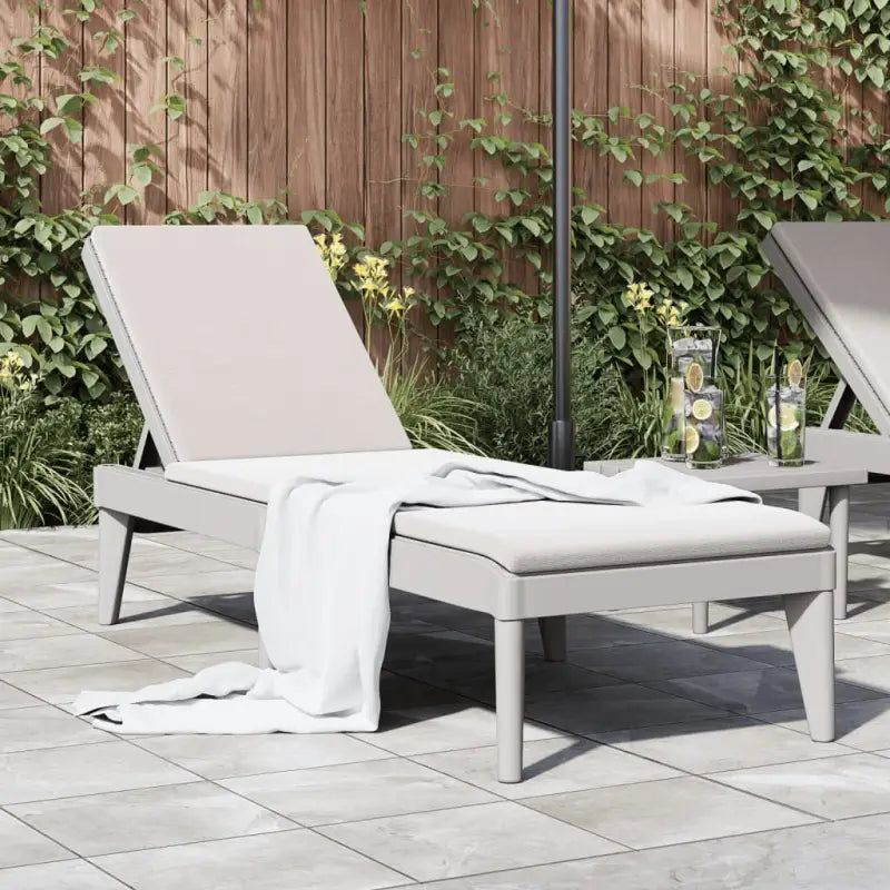 Comfortabele ligbed met verstelbare rugleuning en rattan uitstraling - Grijs / 1 - Ligstoelen