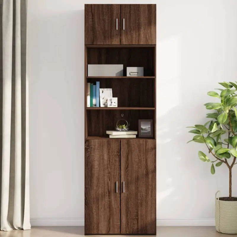 Decoratieve bewerkt hout wandkast voor een stijlvolle interieur toevoeging - Dressoirs & buffetkasten