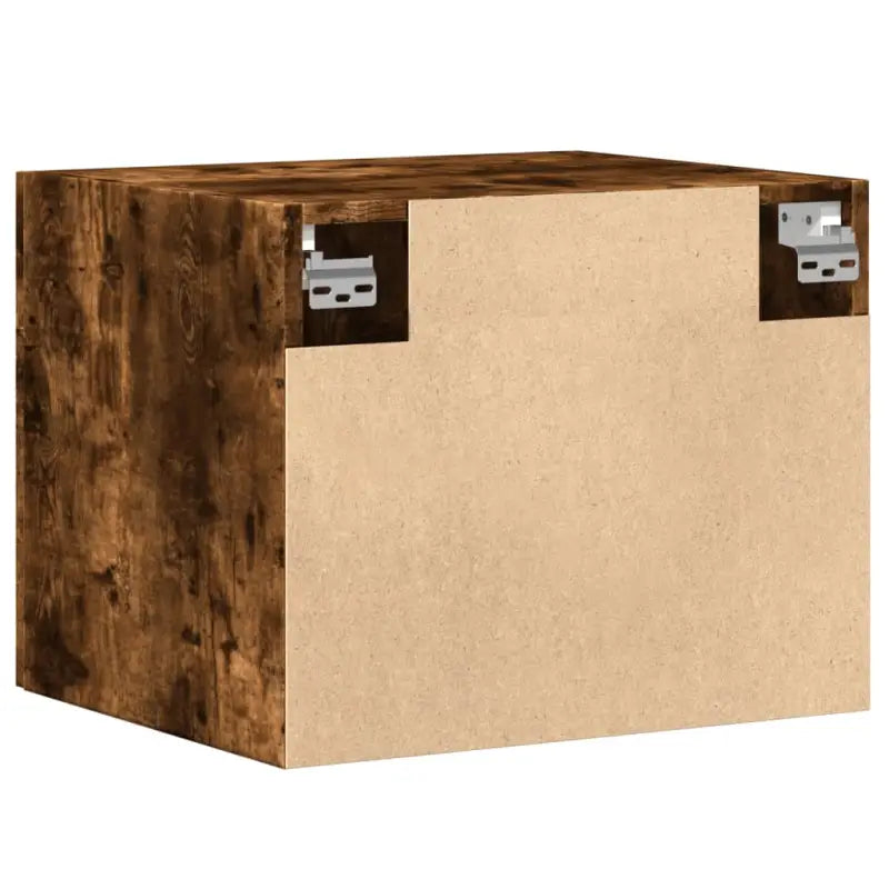 Decoratieve wandkast van bewerkt hout voor stijl en functionaliteit - Dressoirs & buffetkasten
