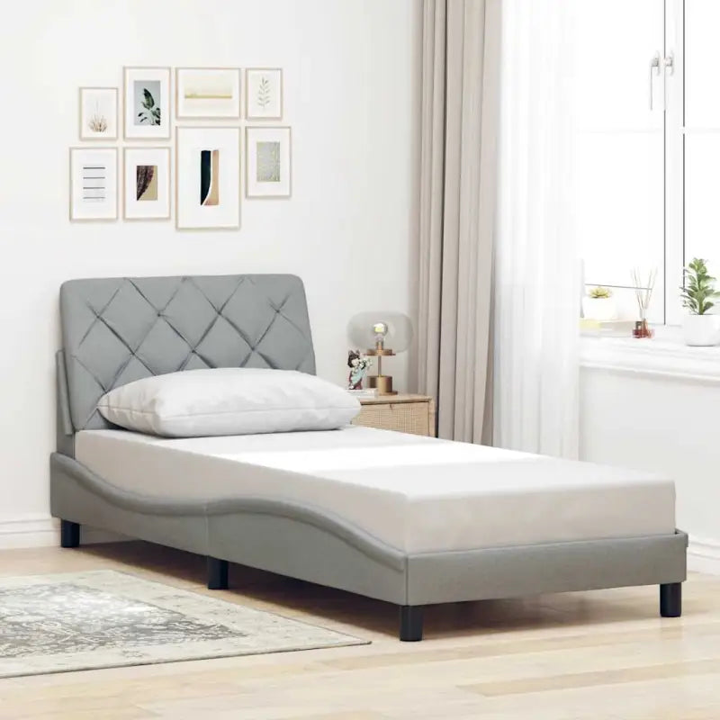 Donkerbruin bedframe met ademend vermogen en comfortabel polyesterstof - Lichtgrijs / 80 x 200 cm - Bedden & bedframes