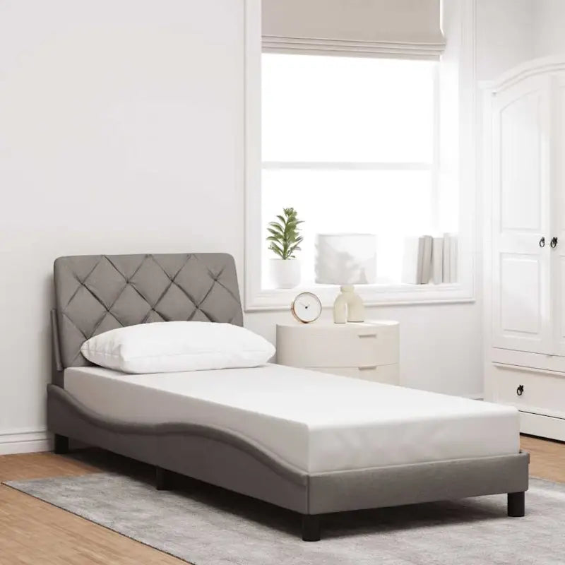 Donkerbruin bedframe met ademend vermogen en comfortabel polyesterstof - Taupe / 90 x 190 cm - Bedden & bedframes