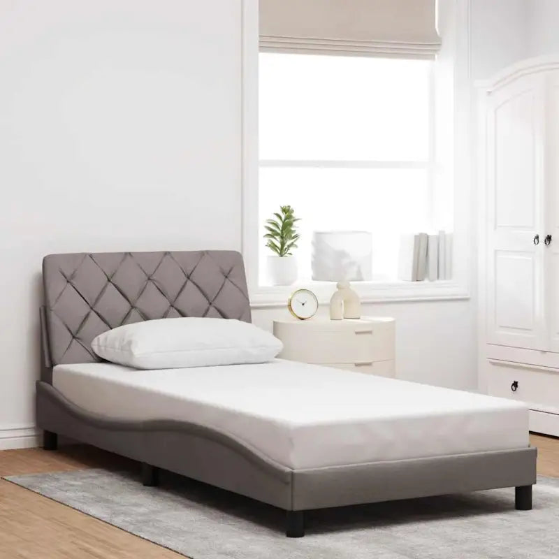 Donkerbruin bedframe met ademend vermogen en comfortabel polyesterstof - Taupe / 100 x 200 cm - Bedden & bedframes