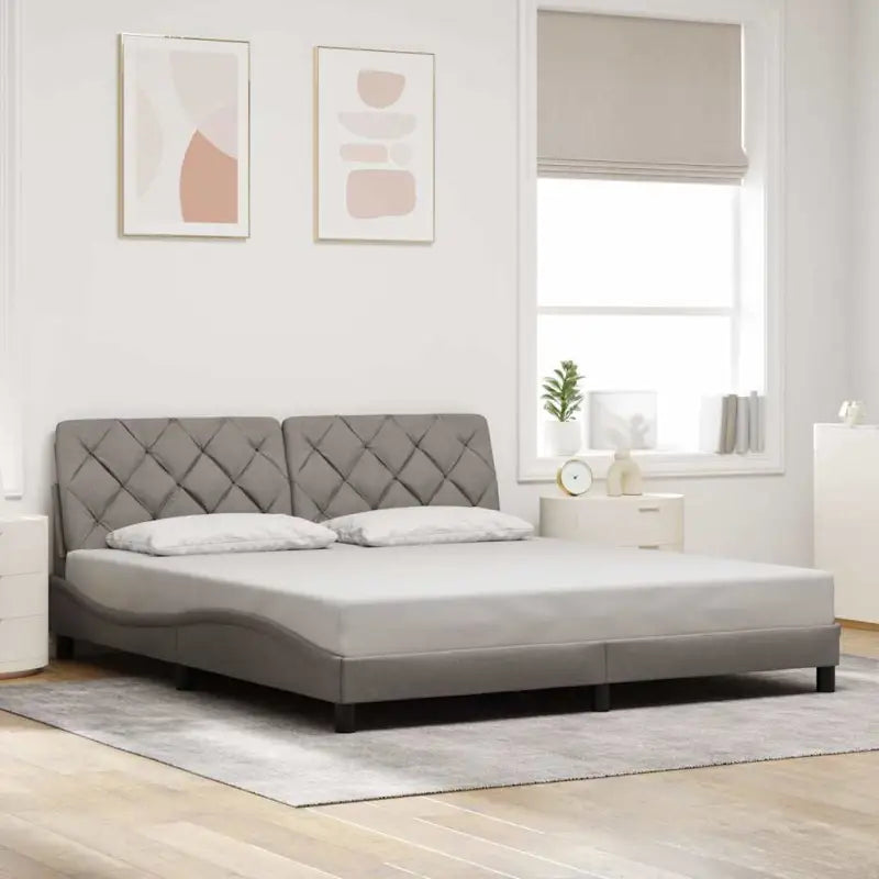 Donkerbruin bedframe met ademend vermogen en comfortabel polyesterstof - Taupe / 180 x 200 cm - Bedden & bedframes