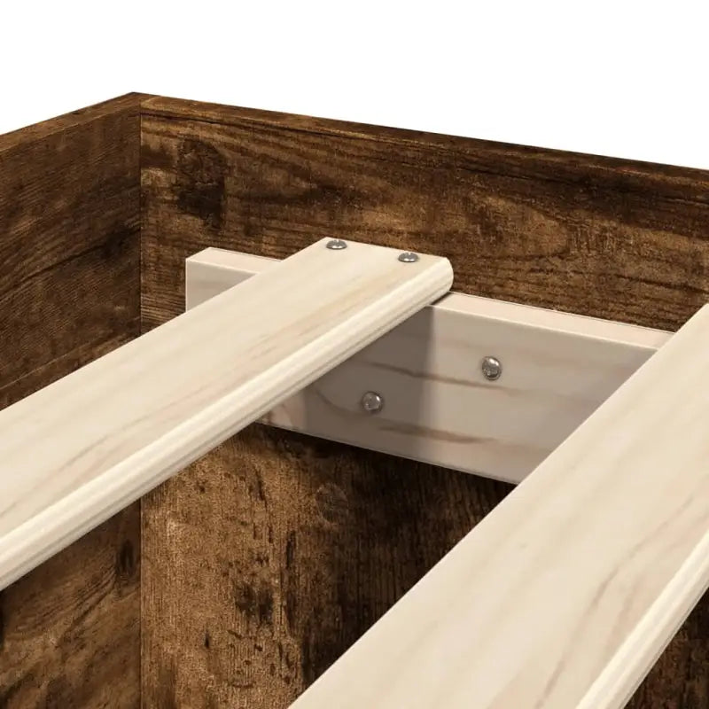 Duurzaam bedframe van bewerkt hout voor een goede nachtrust - Bedden & bedframes