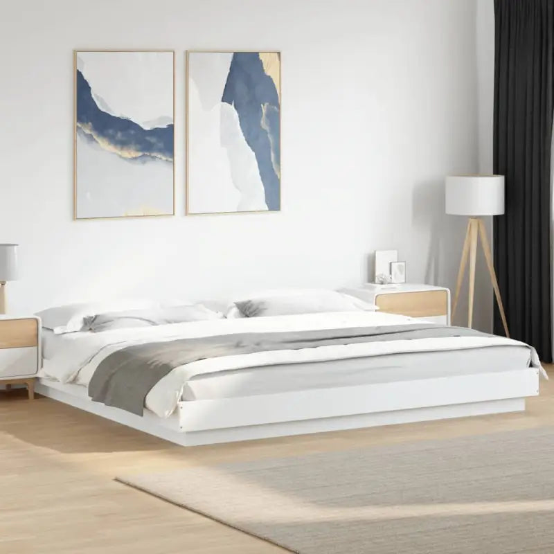 Duurzaam bedframe van bewerkt hout voor een goede nachtrust - Wit / 200 x 200 cm - Bedden & bedframes
