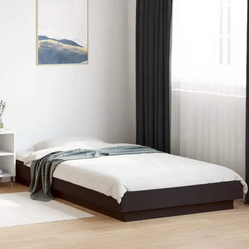 Duurzaam bedframe van bewerkt hout voor een goede nachtrust - Zwart / 75 x 190 cm - Bedden & bedframes