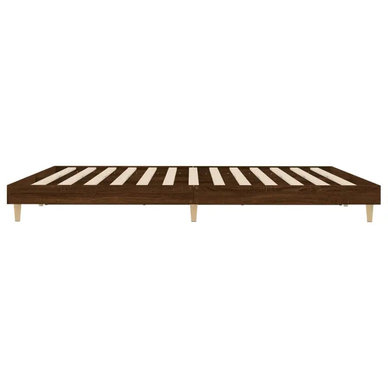 Duurzaam bewerkt hout bedframe met multiplex lattenbodem voor rust - Bedden & bedframes