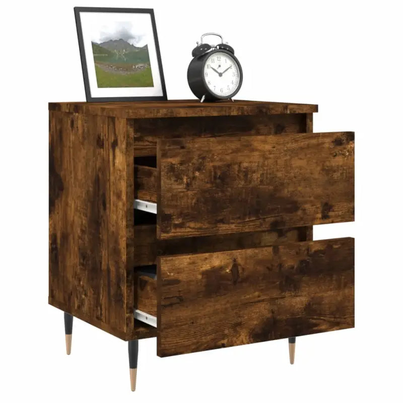 Eenvoudig nachtkastje van bewerkt hout met tijdloos ontwerp - Nachtkastjes