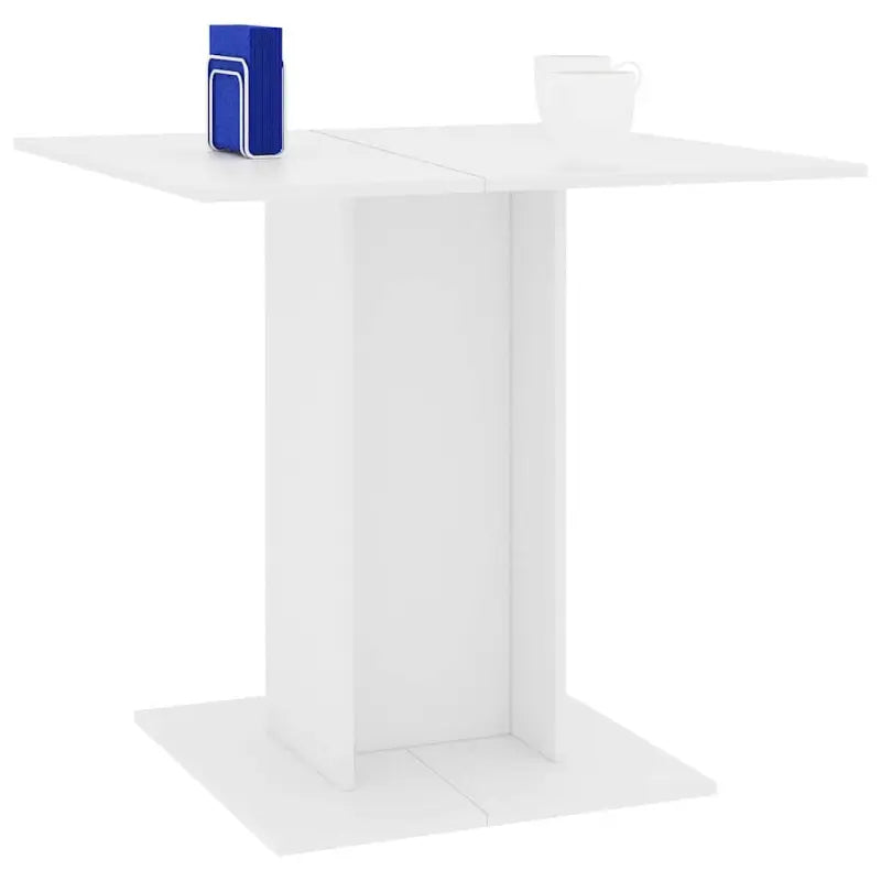 Eettafel van bewerkt hout met frisse minimalistische uitstraling - Eettafels
