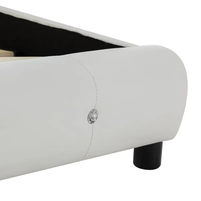 Elegant klassiek bedframe met stalen poten en gemakkelijk schoon te maken gevoerde hoes - Bedden & bedframes