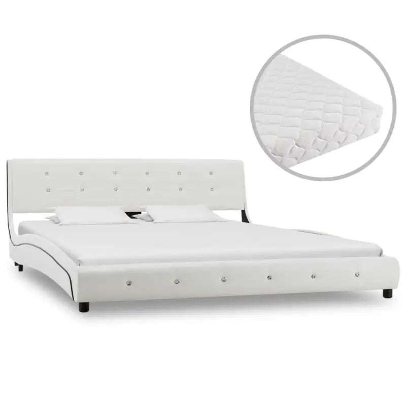 Elegant klassiek bedframe met stalen poten en gemakkelijk schoon te maken gevoerde hoes - Bedden & bedframes