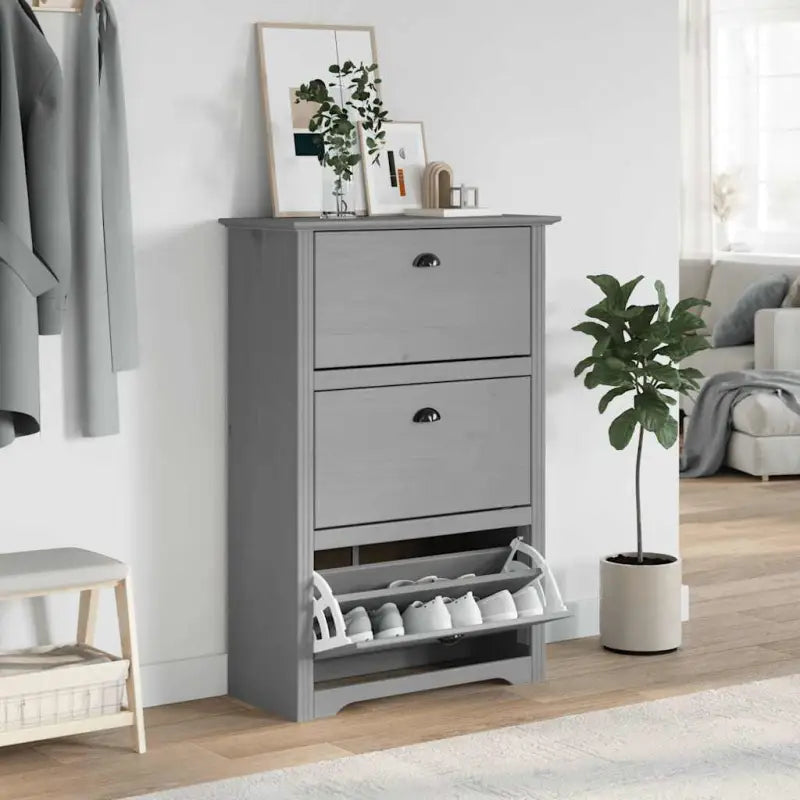 Elegant schoenenrek van massief grenenhout voor een opgeruimde ingang - Schoenenrekken