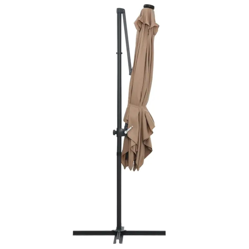 Elegante hangende parasol met LED-verlichting en stalen paal voor zorg ervoor tijdens zware regenval - Parasols