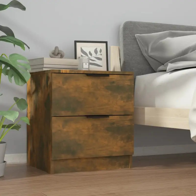 Elegante nachtkastjes van bewerkt hout voor een tijdloze uitstraling - Nachtkastjes