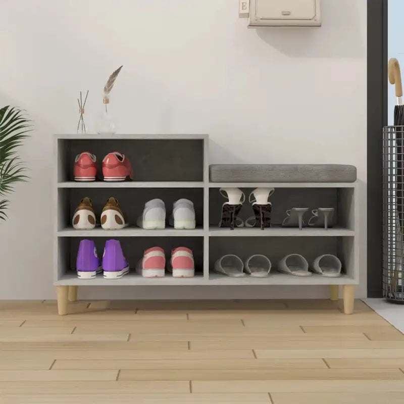 Elegante schoenenkast met bewerkt hout en houten poten voor een opgeruimd huis - Betongrijs / 1 - Schoenenrekken