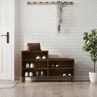 Elegante schoenenkast van bewerkt hout met metalen poten voor een opgeruimd huis - Schoenenrekken