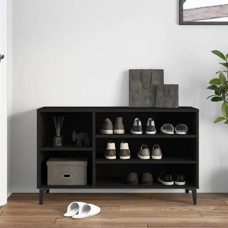 Elegante schoenenkast van bewerkt hout voor een opgeruimde omgeving - Schoenenrekken