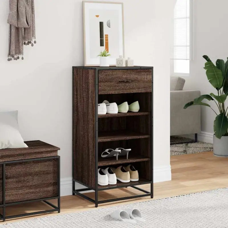 Elegante schoenenrek van bewerkt hout voor een opgeruimde omgeving - Schoenenrekken
