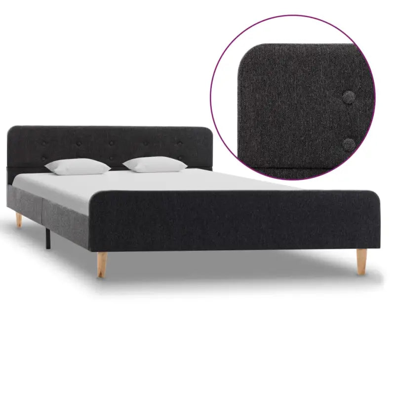 Elegante slaapkamer met klassiek bedframe en gepoedercoat stalen poten - Bedden & bedframes