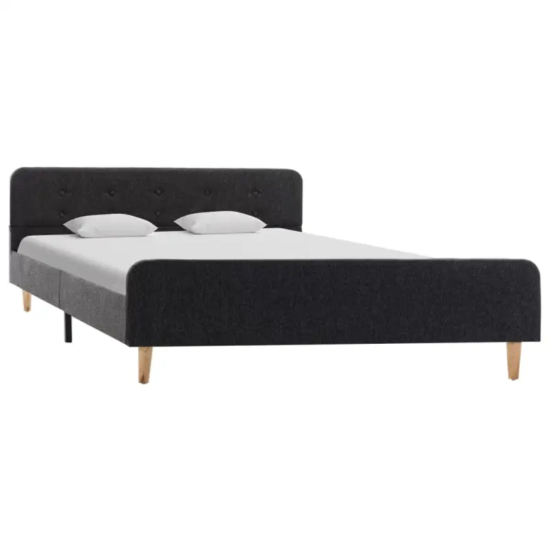 Elegante slaapkamer met klassiek bedframe en gepoedercoat stalen poten - Bedden & bedframes