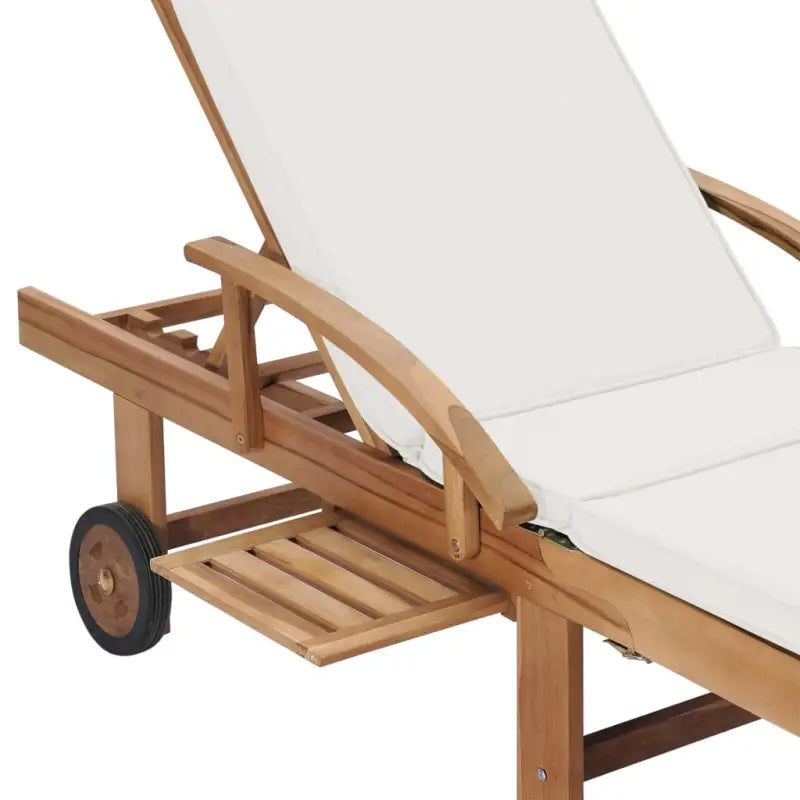 Fijn geschuurde houten ligstoelen met rustieke charme voor buitenruimte - Ligstoelen