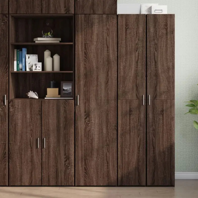 Hoge kast in grijs sonoma van bewerkt hout voor een stijlvolle interieurubouw - bruin eikenkleur / 1 - Dressoirs &