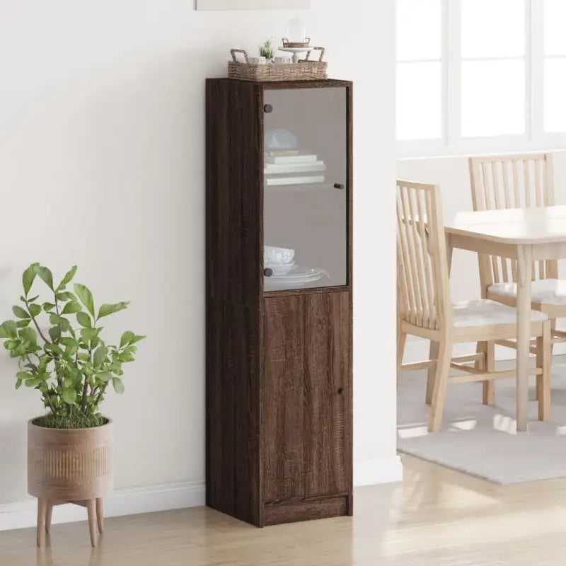 Hoge kast met glazen deur voor een trendy en duurzame interieurstijl - Dressoirs & buffetkasten